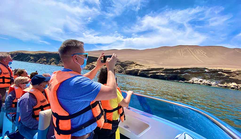 Full day - Paracas magical Ballestas island and paracas national reserve